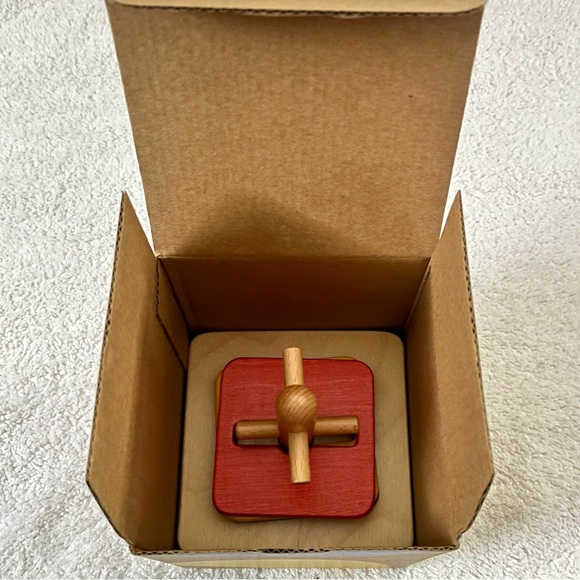 Monti Kids New in Box Montessori Peg Maze - Picture 6 of 6